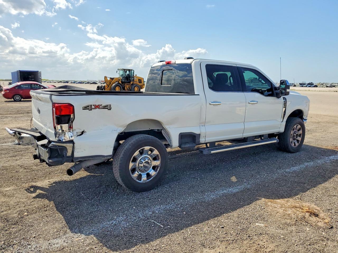 2025 Ford F250 Super Duty - Фото 3