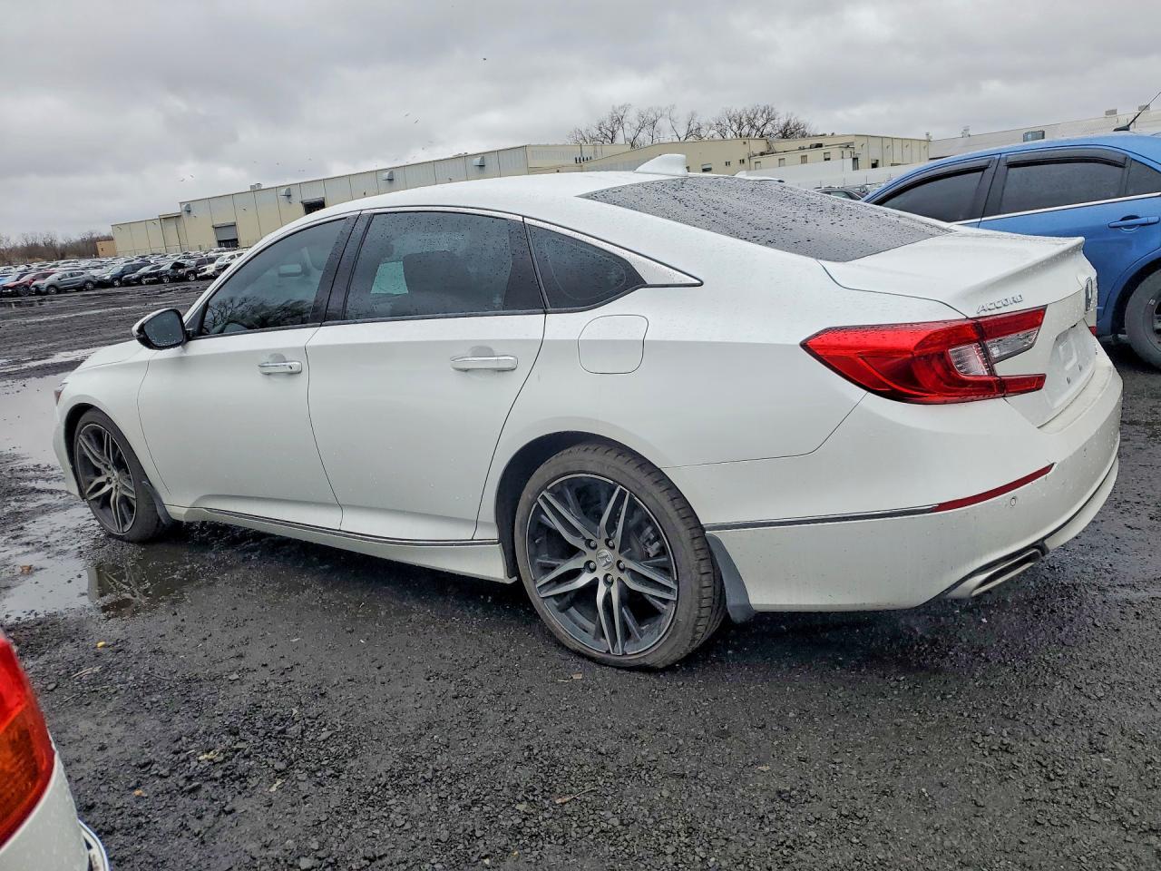 2022 Honda Accord Touring - Image 2