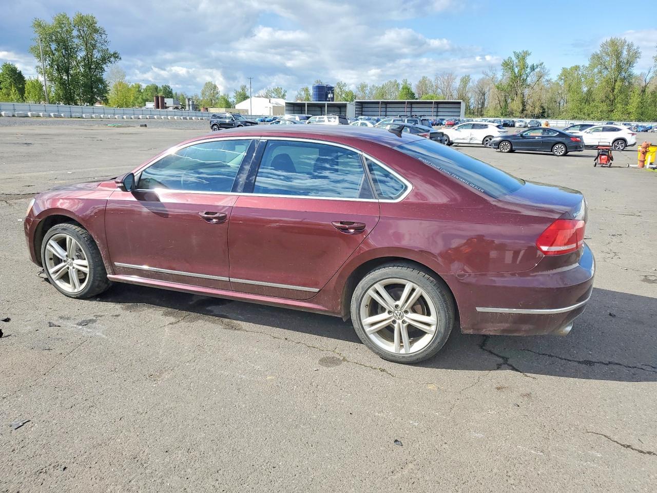 2012 Volkswagen Passat Sel - Image 2
