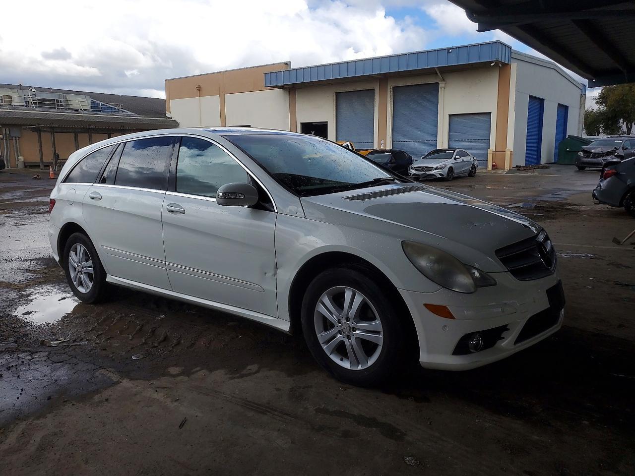 2008 Mercedes-Benz R350 - Фото 4