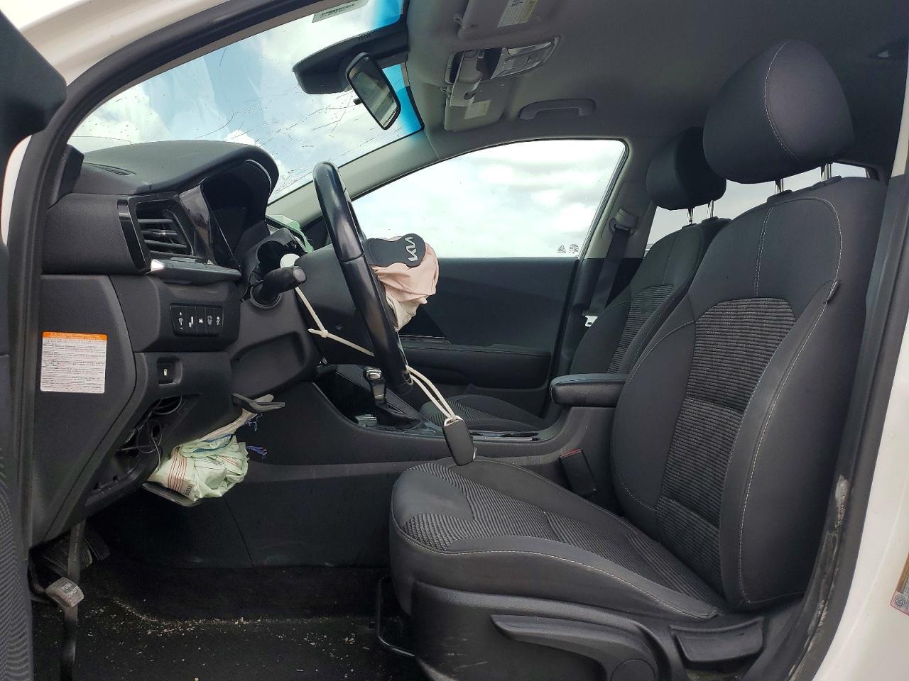 2022 Kia Niro Lxs - Image 7