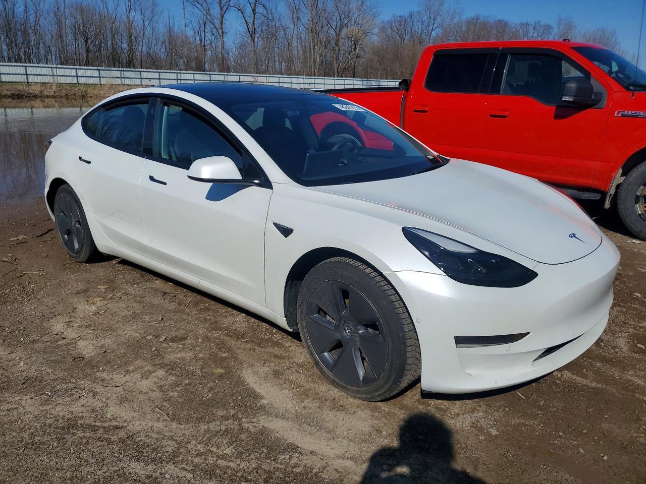 2022 Tesla Model 3 - Фото 4
