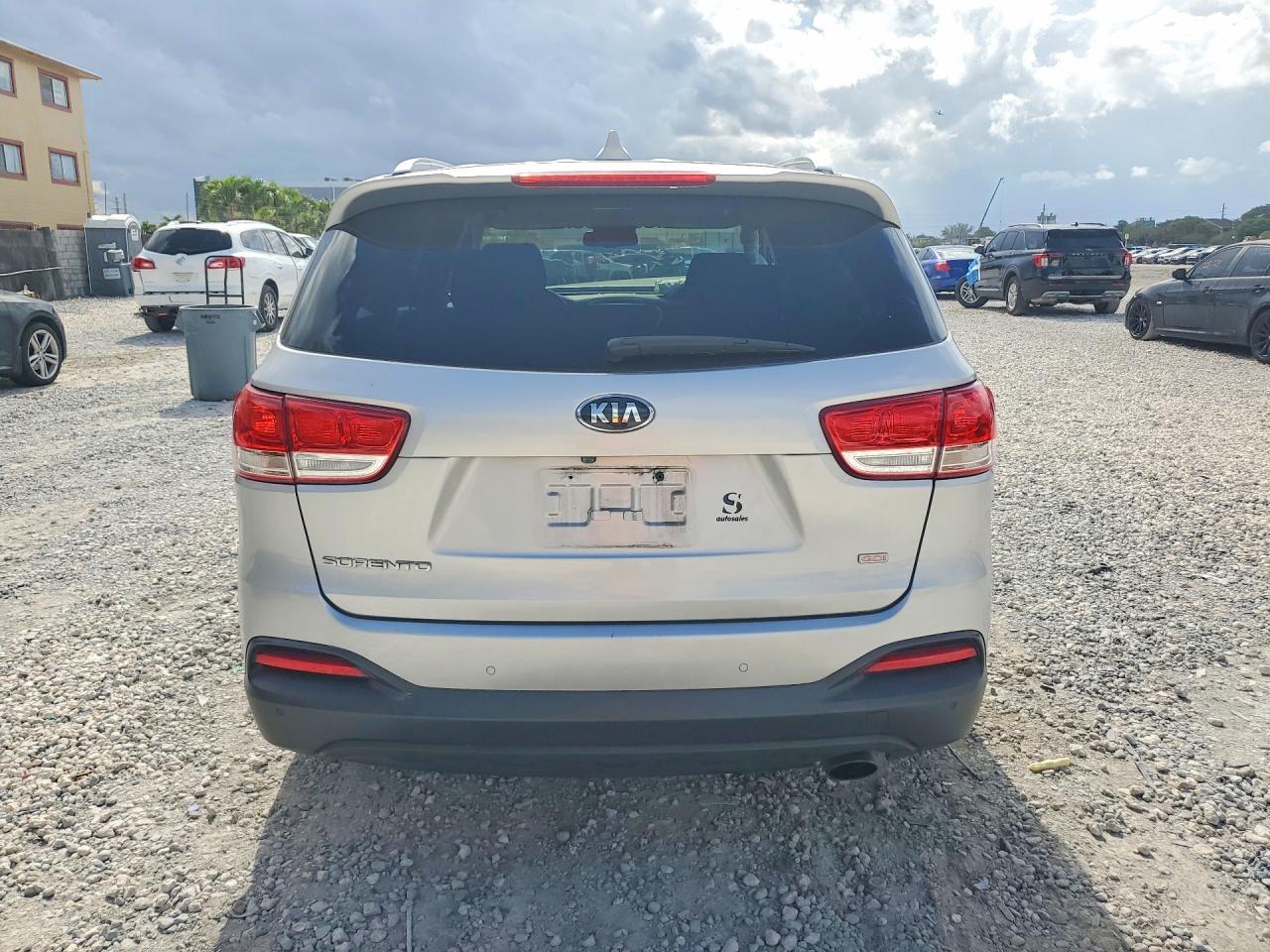 2016 Kia Sorento Lx - Image 6