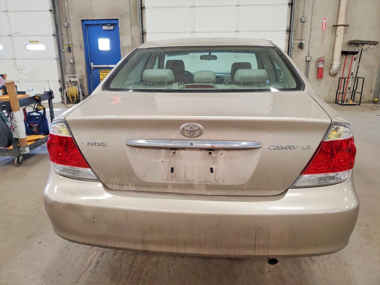 2005 Toyota Camry Le - Фото 6