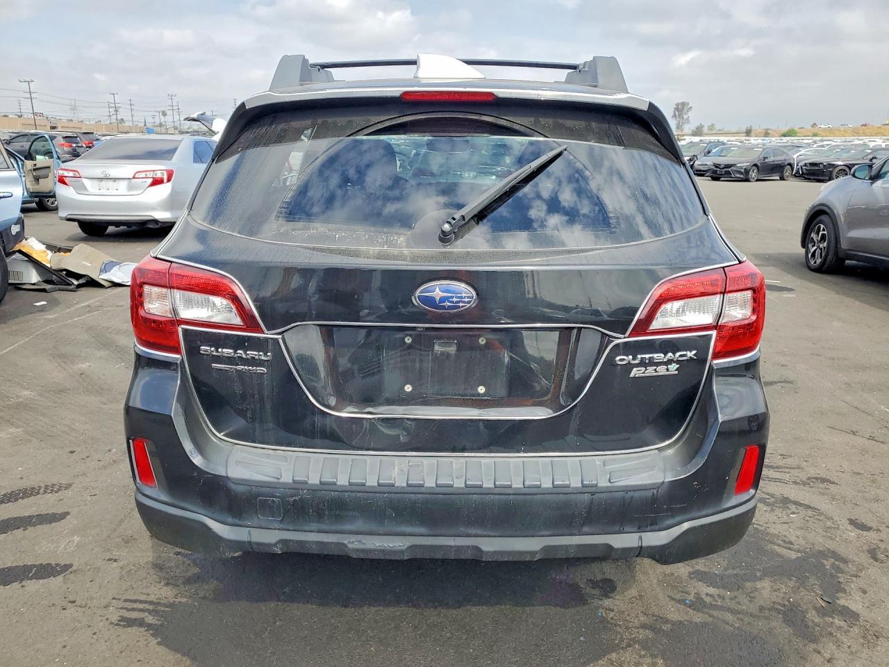 2017 Subaru Outback 2.5I Premium - Image 6