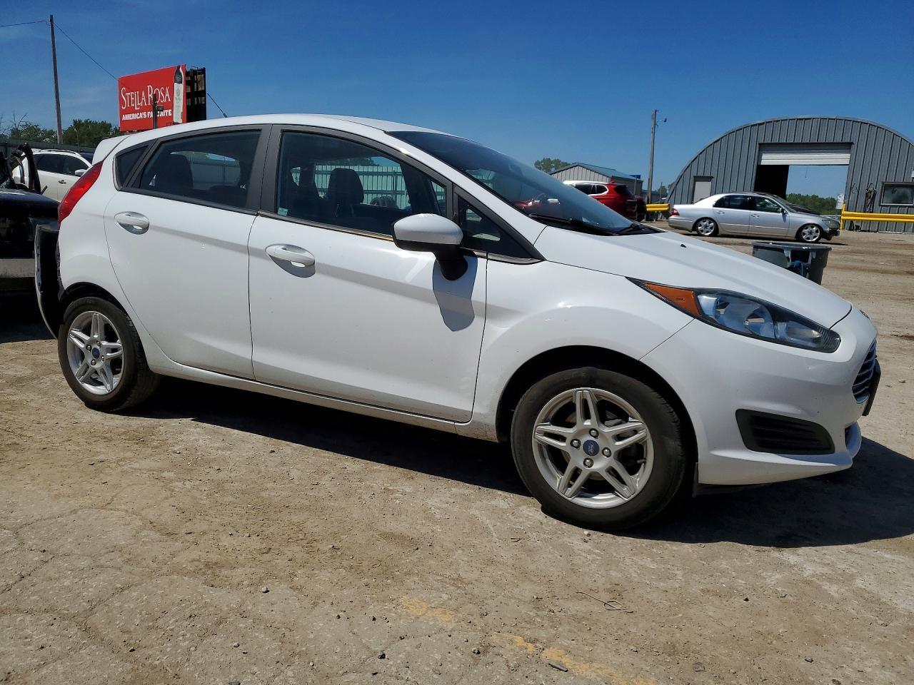 2019 Ford Fiesta Se - Фото 4