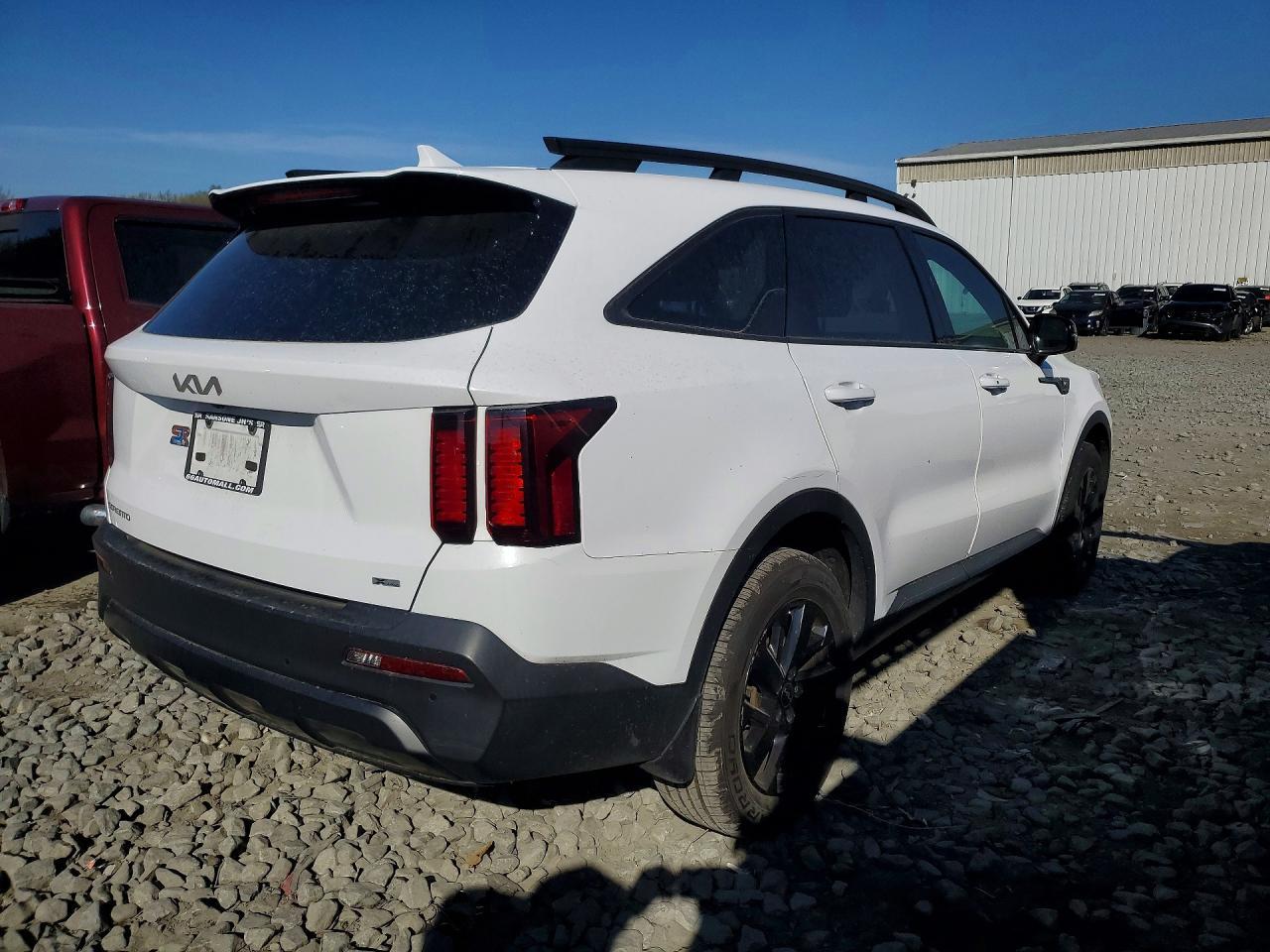 2023 Kia Sorento X-Line S - Фото 3