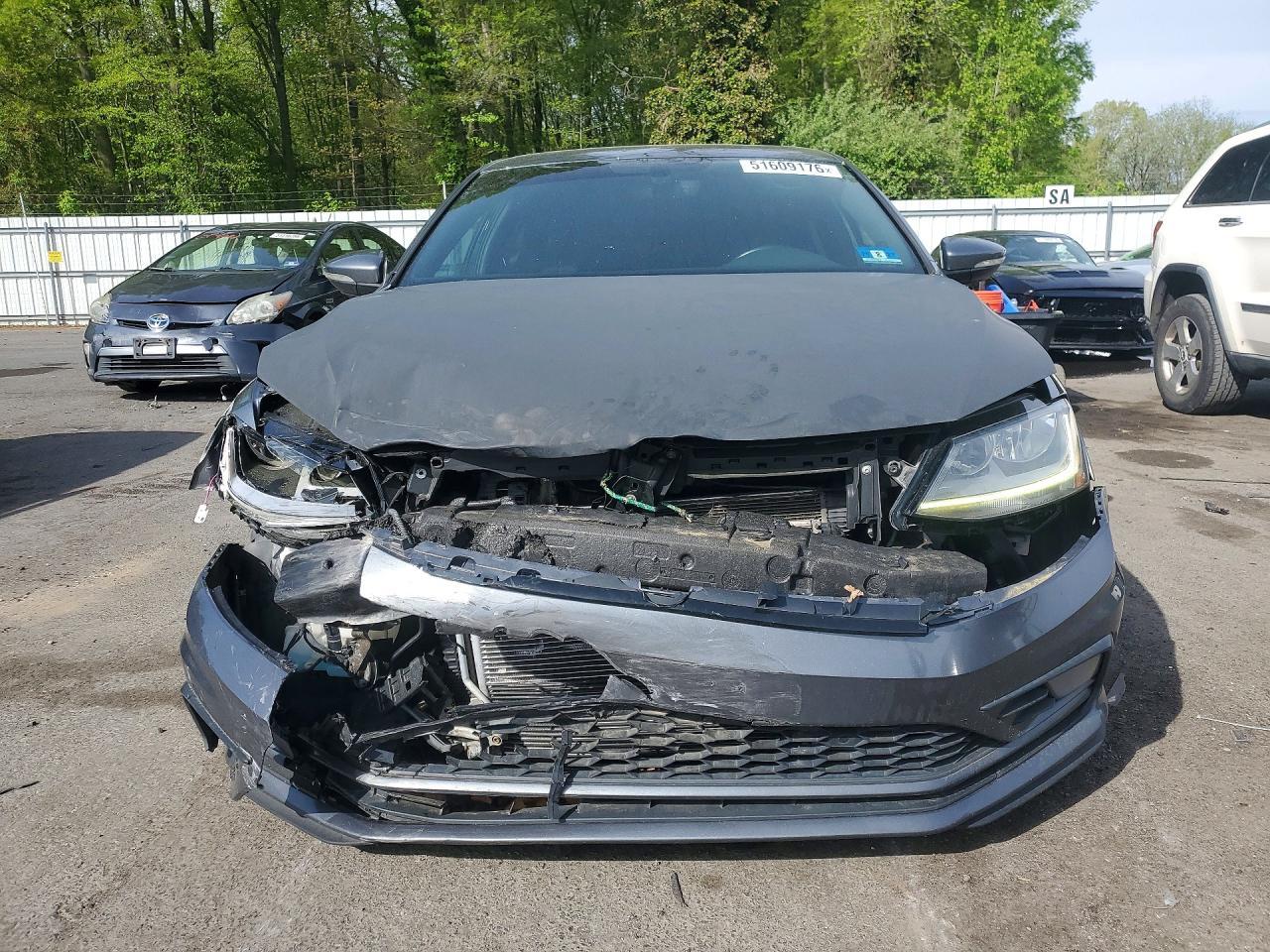 2018 Volkswagen Jetta Gli - Image 5