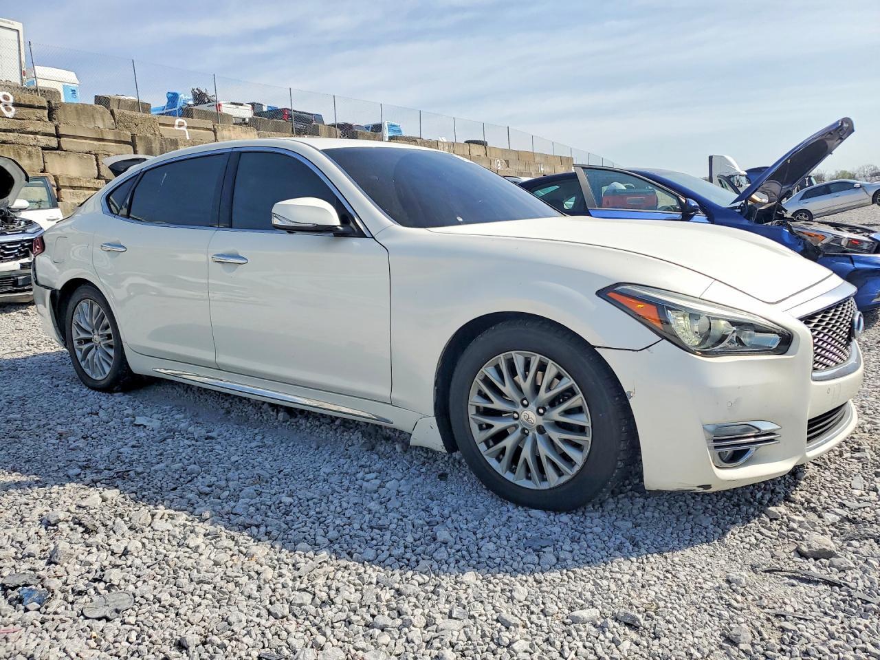 2015 Infiniti Q70L 3.7 - Фото 4