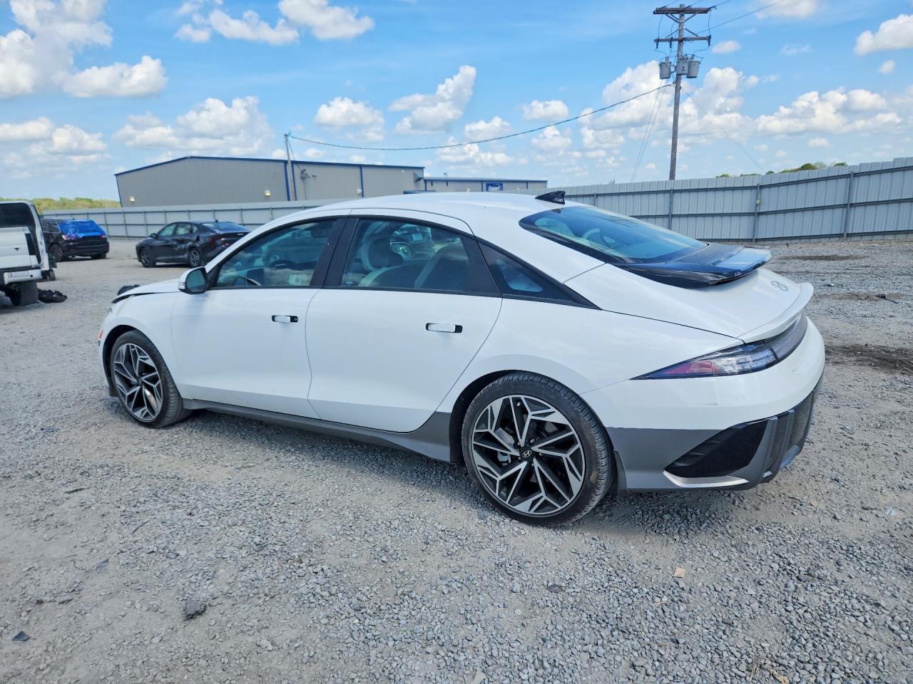2025 Hyundai Ioniq 6 Sel - Image 2