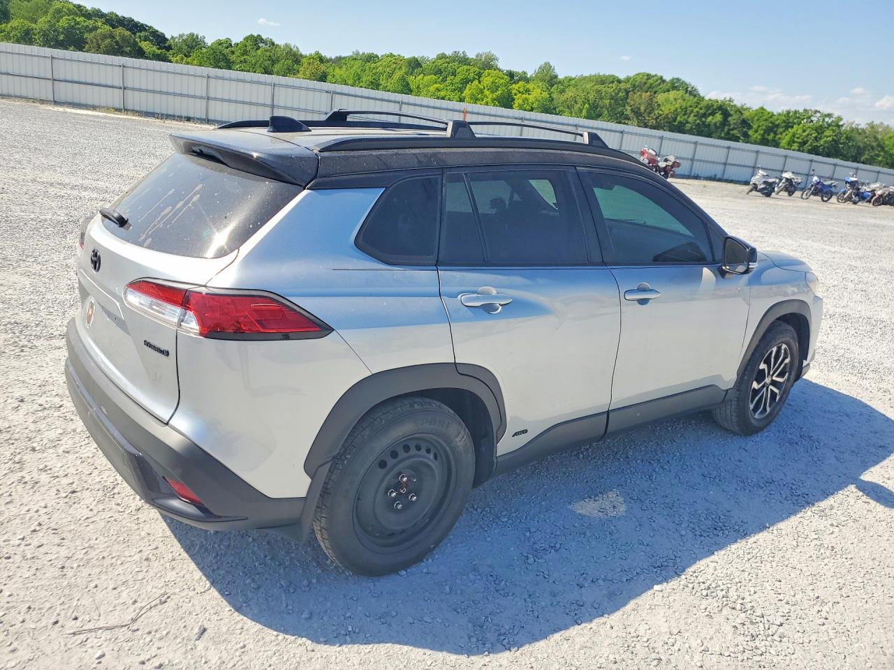 2023 Toyota Corolla Cross Hybrid Se - Image 3