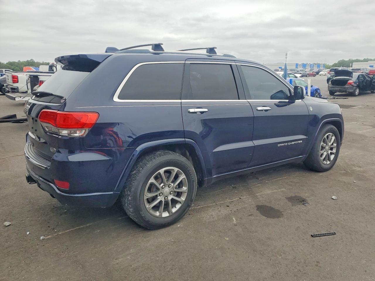2016 Jeep Grand Cherokee Overland - Image 3