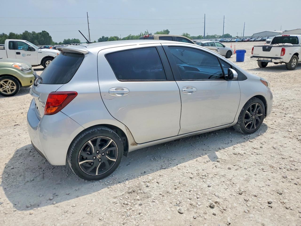 2016 Toyota Yaris 5-Door Se - Image 3