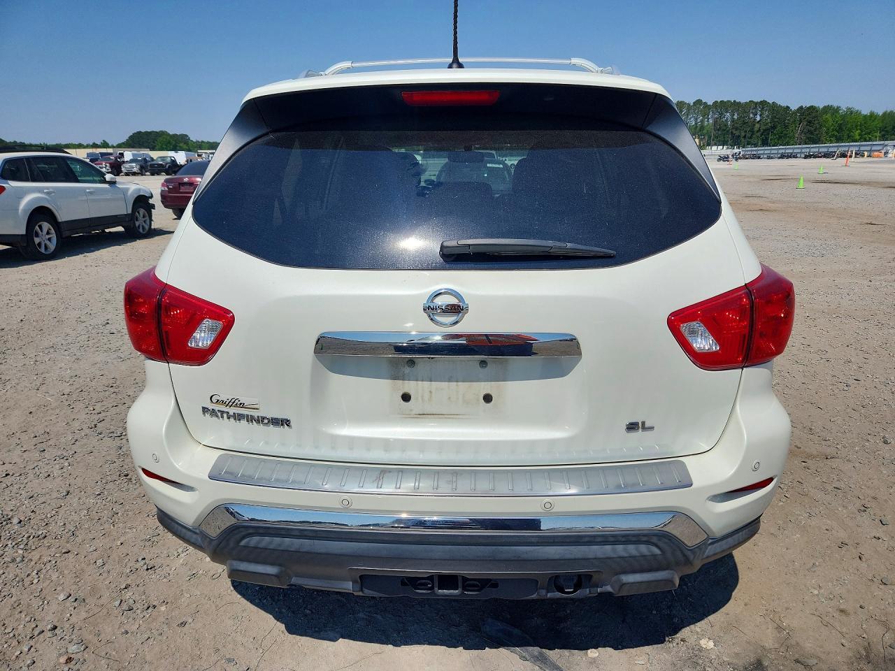 2017 Nissan Pathfinder Sl - Image 6