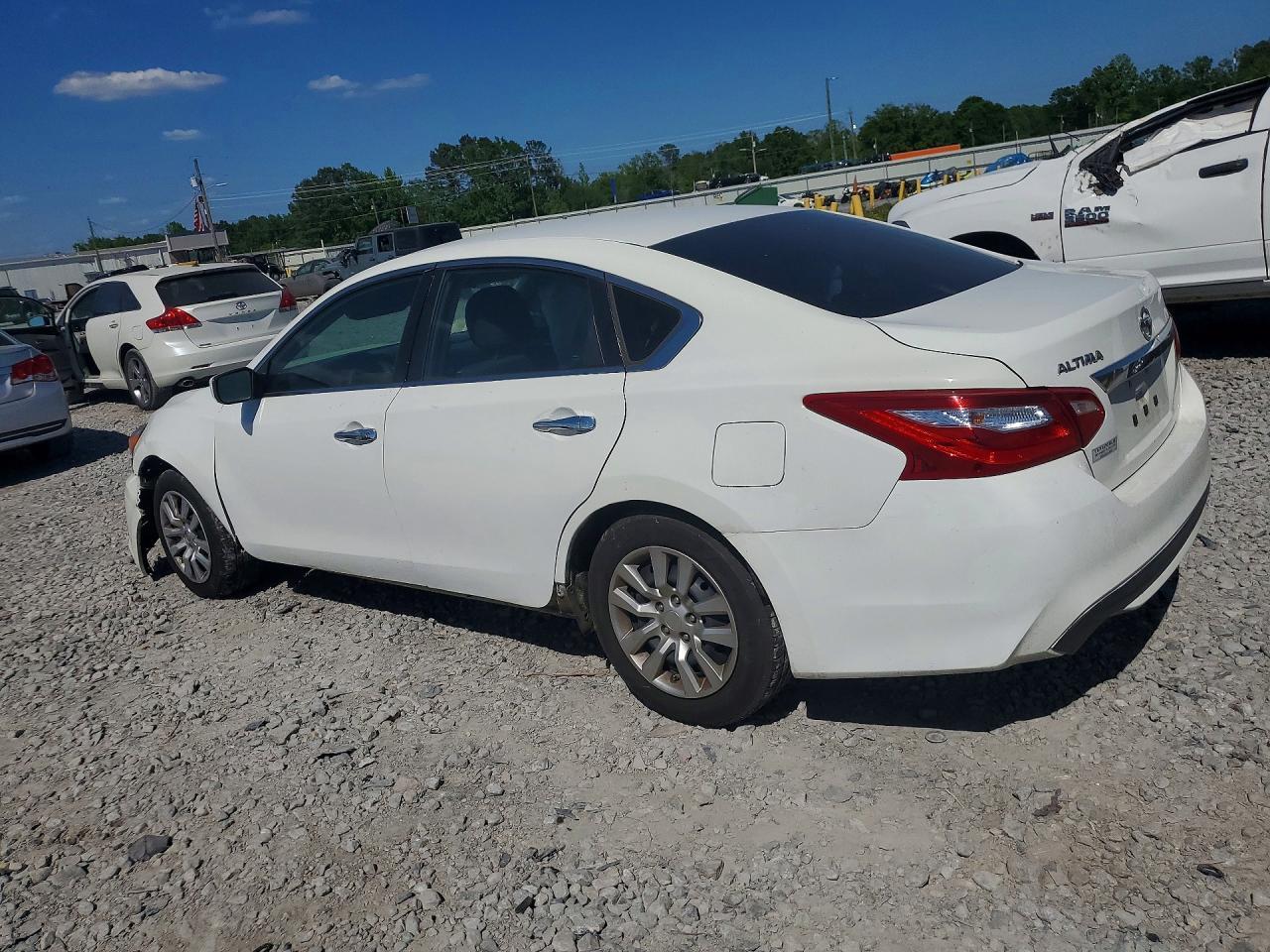 2016 Nissan Altima 2.5 S - Фото 2