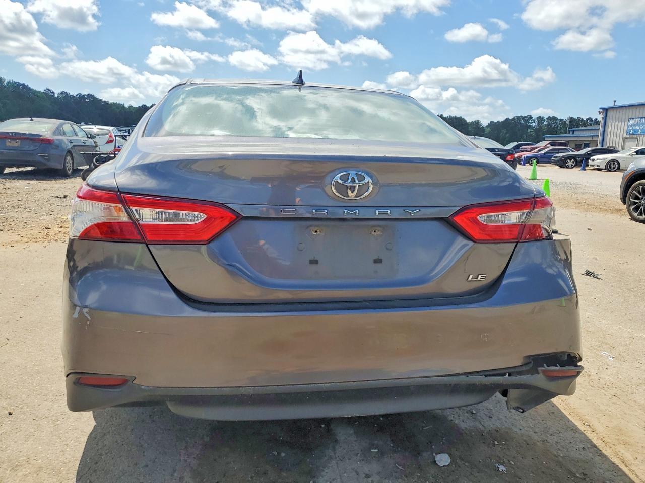 2019 Toyota Camry Le - Фото 6
