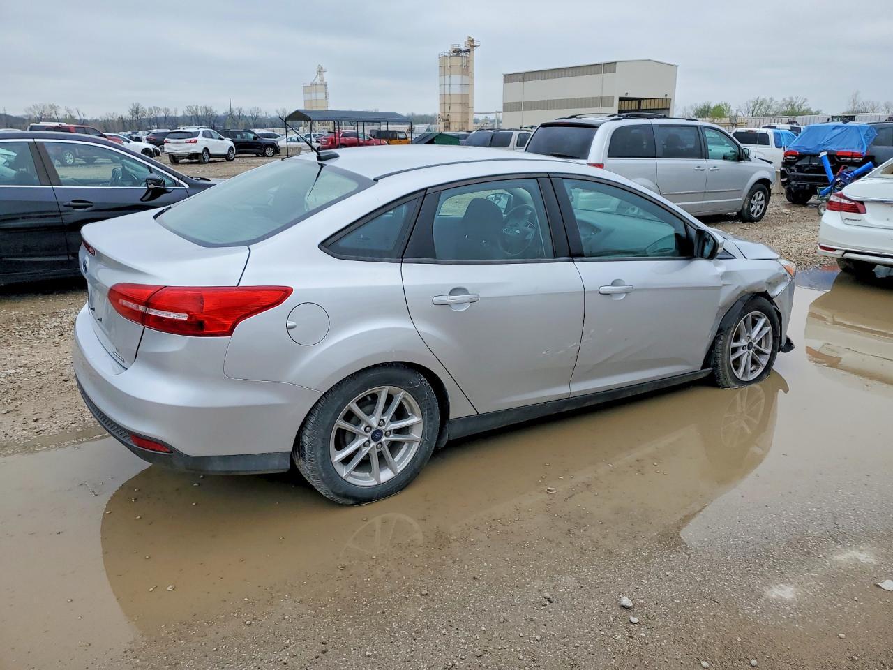 2016 Ford Focus Se - Фото 3