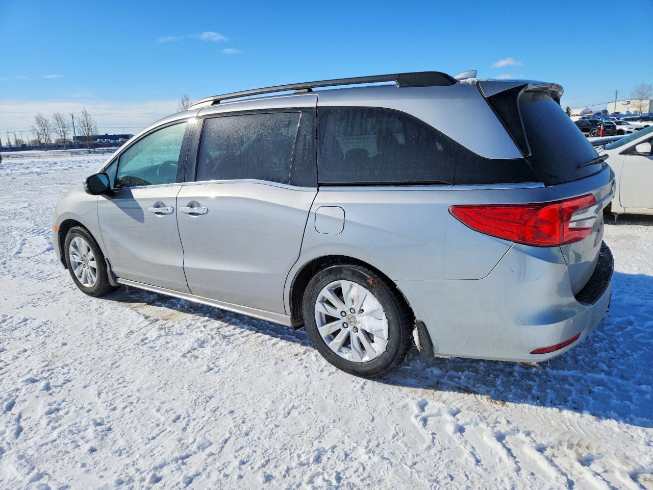 2020 Honda Odyssey Touring - Image 2