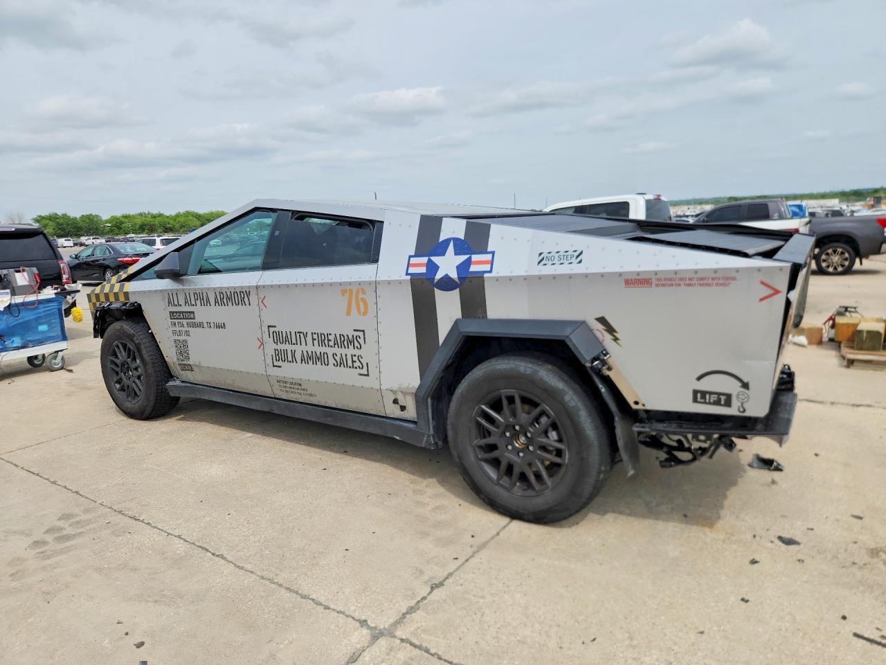 2024 Tesla Cybertruck - Фото 2