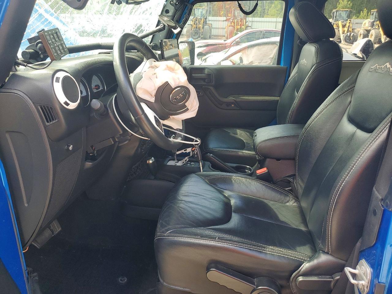 2014 Jeep Wrangler Sahara - Фото 7