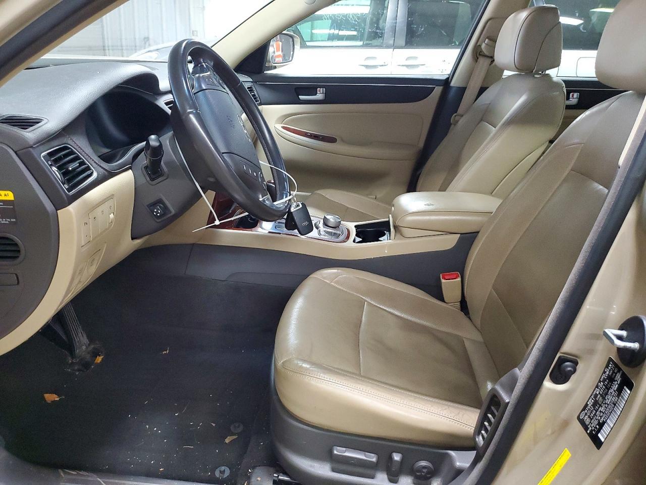 2012 Hyundai Genesis 3.8L - Фото 7