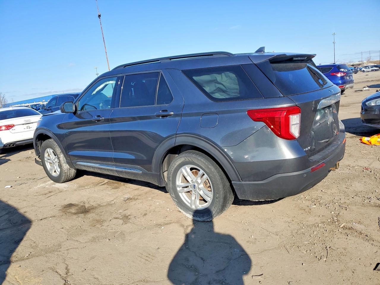 2020 Ford Explorer Xlt - Image 2