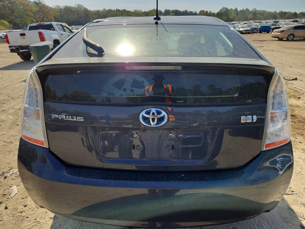 2011 Toyota Prius Three - Фото 6