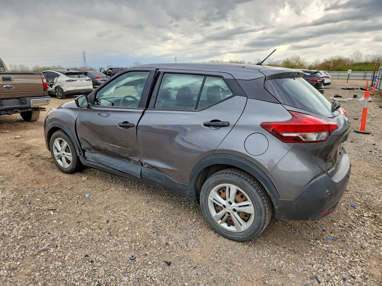 2020 Nissan Kicks S - Фото 2
