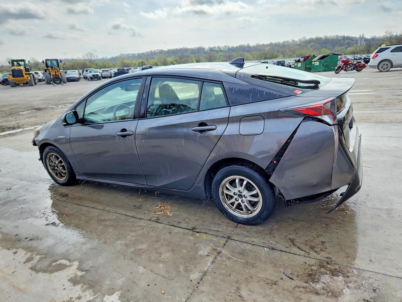 2017 Toyota Prius Four - Фото 2
