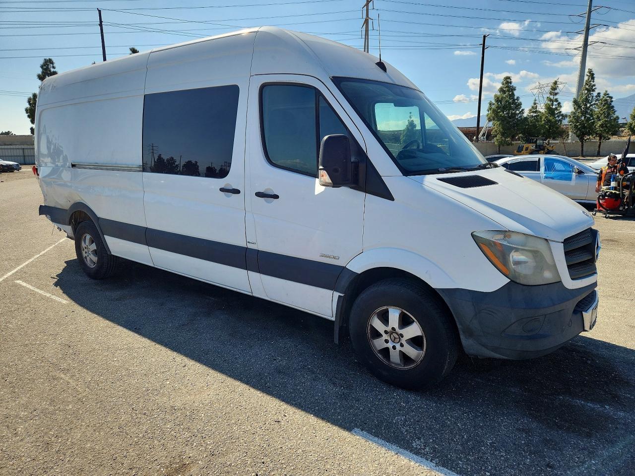 2014 Mercedes-Benz Sprinter 2500 - Image 4