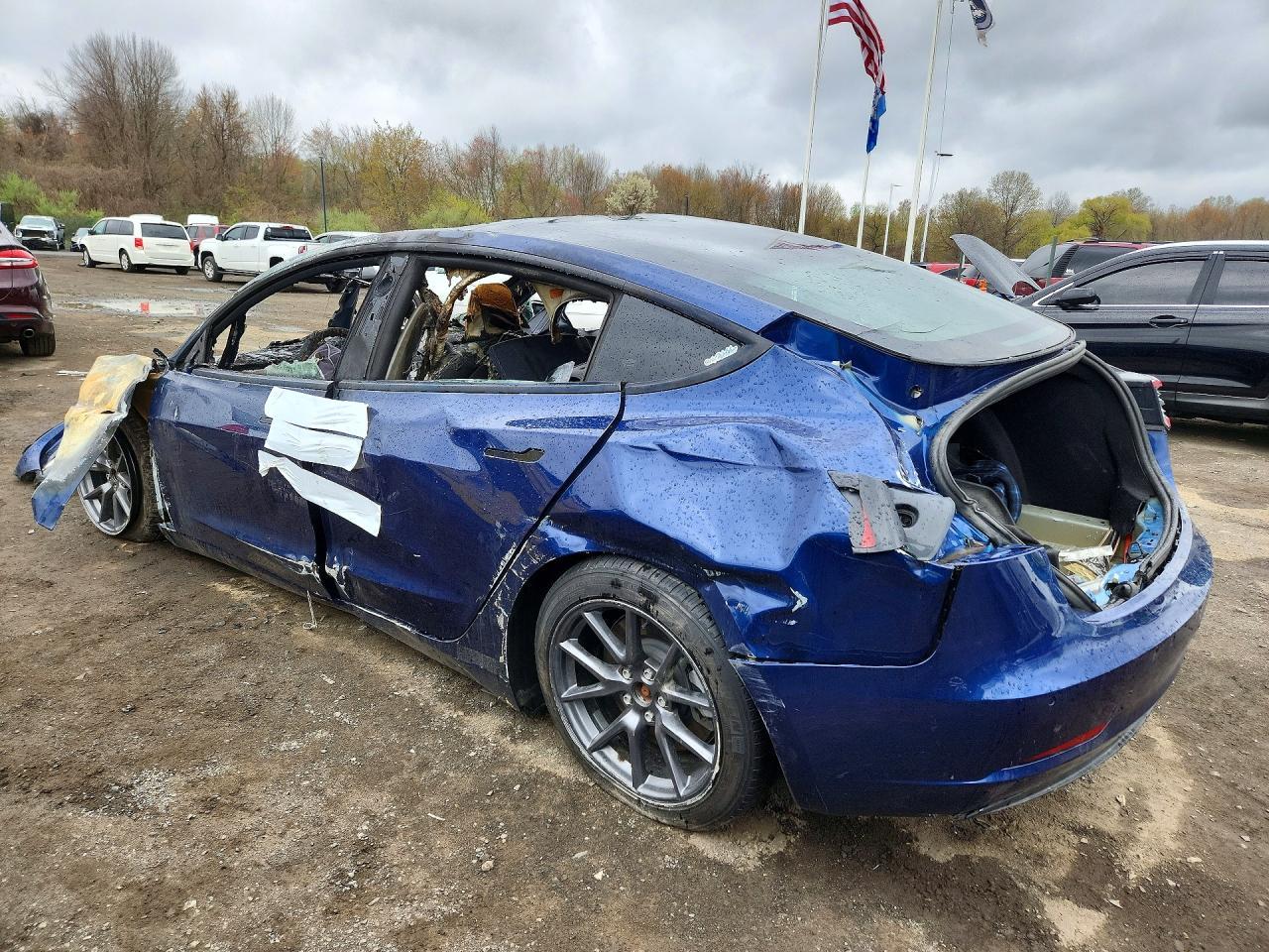 2022 Tesla Model 3 - Image 2