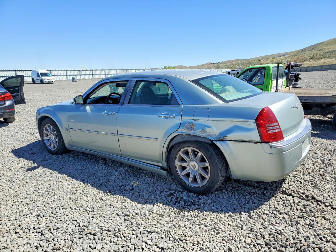2006 Chrysler 300C - Image 2