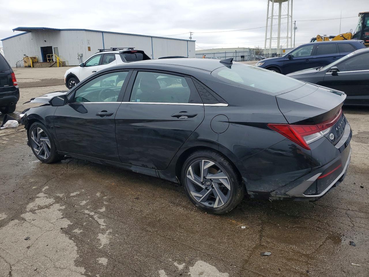 2025 Hyundai Elantra Sel - Image 2