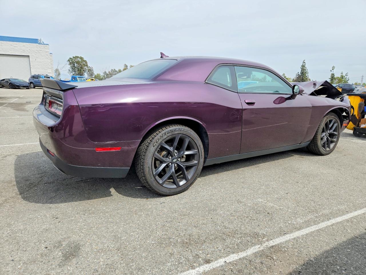 2022 Dodge Challenger Sxt - Image 3