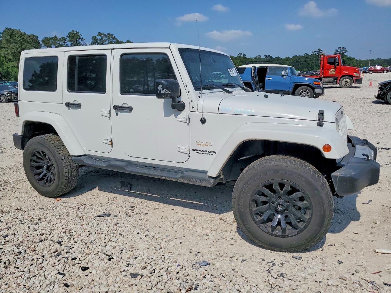 2015 Jeep Wrangler Unlimited Sahara - Фото 4