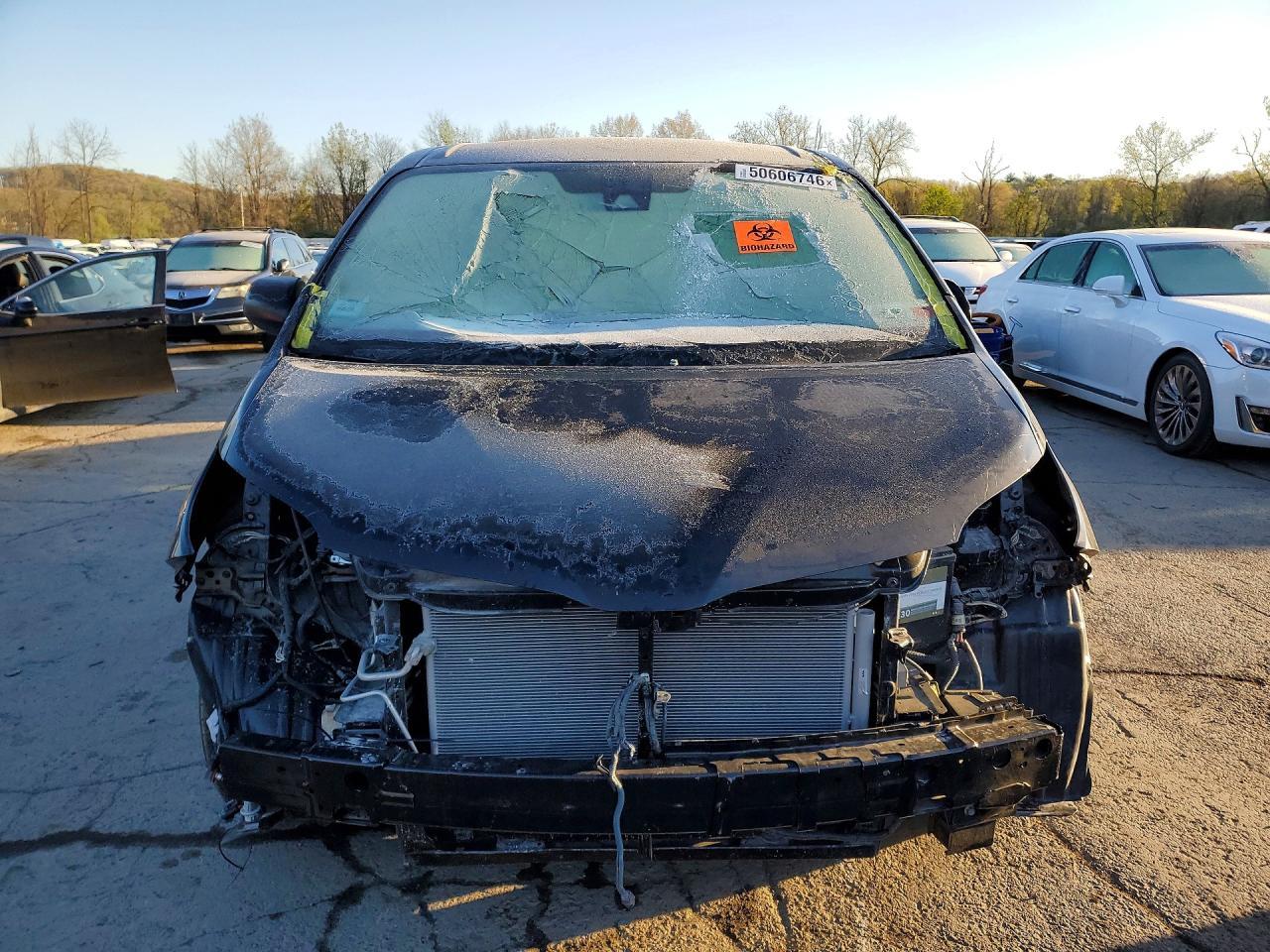 2020 Toyota Sienna L - Фото 5