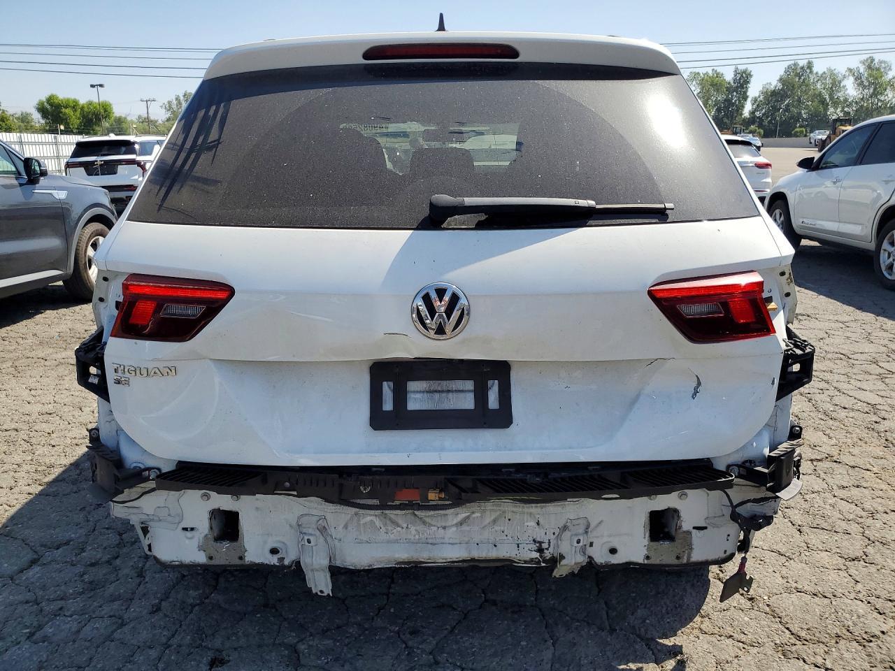 2020 Volkswagen Tiguan Se - Фото 6