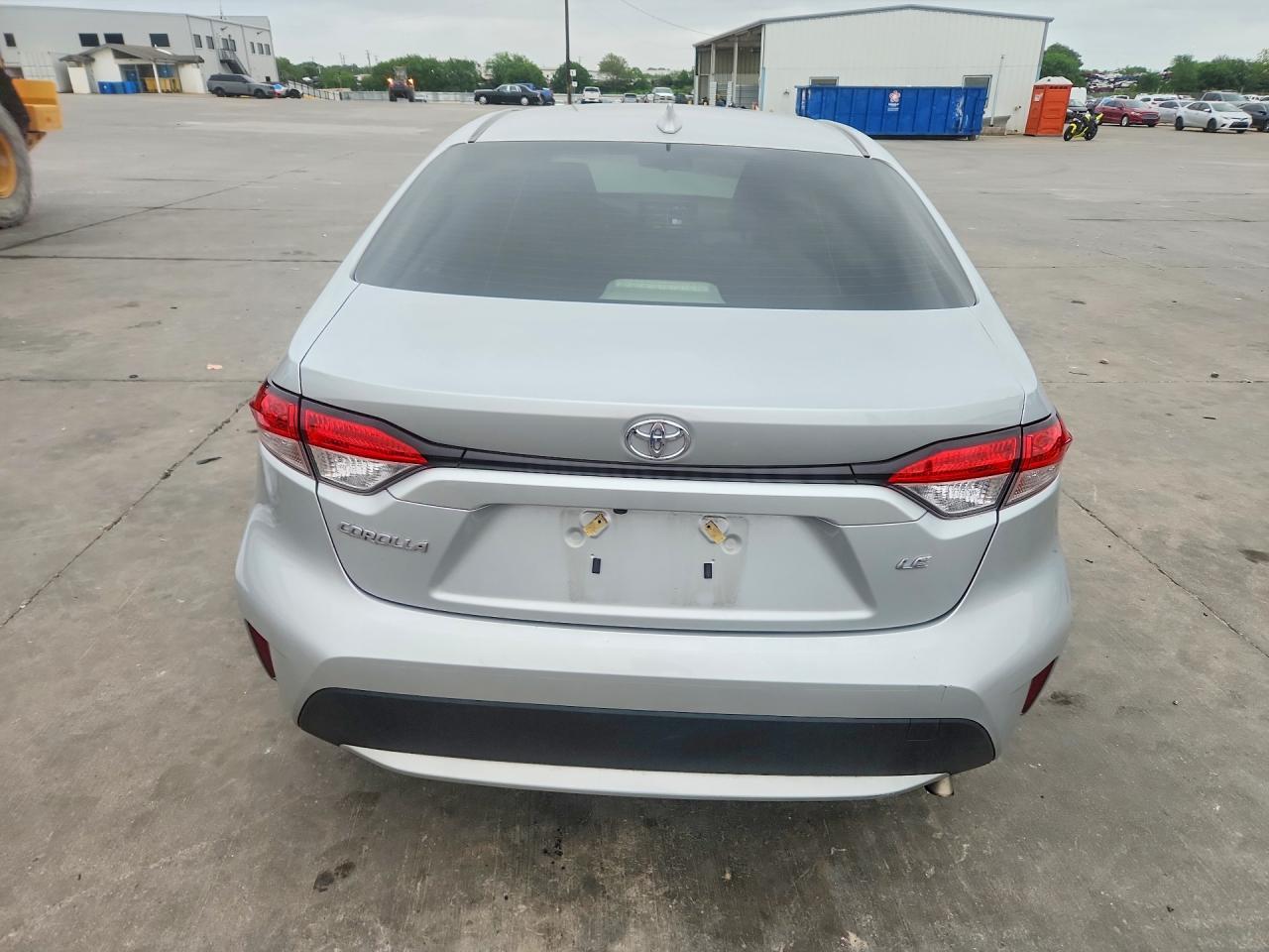 2022 Toyota Corolla Le - Image 6