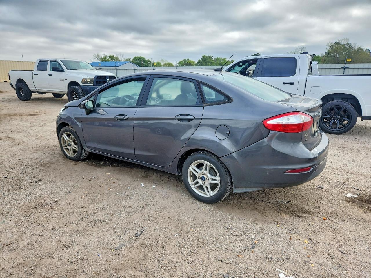 2019 Ford Fiesta Se - Фото 2