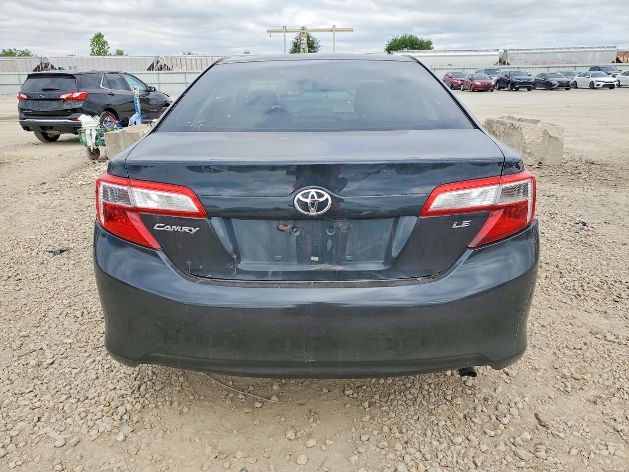 2013 Toyota Camry Le - Фото 6