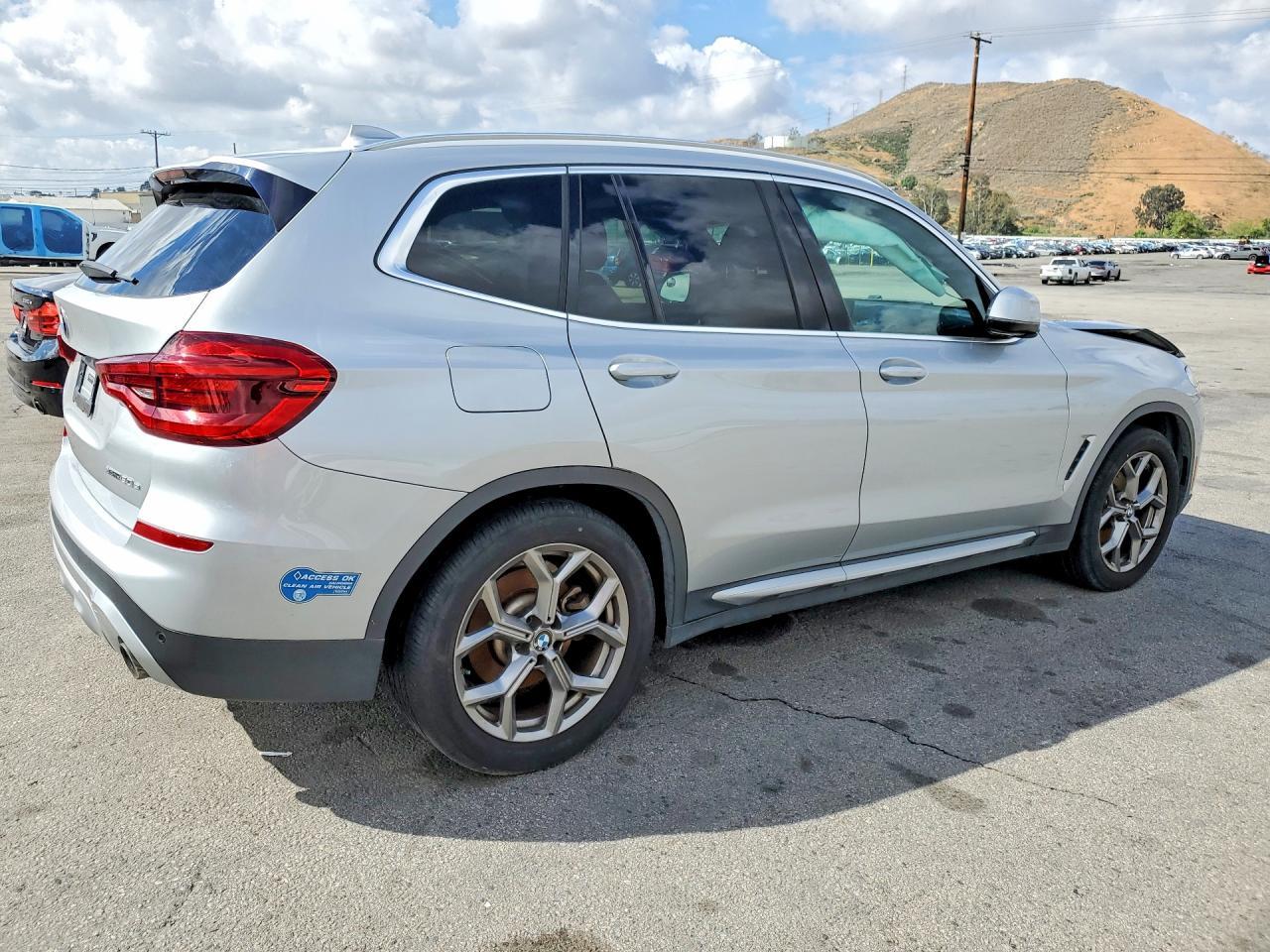 2021 BMW X3 xDrive30E - Фото 3