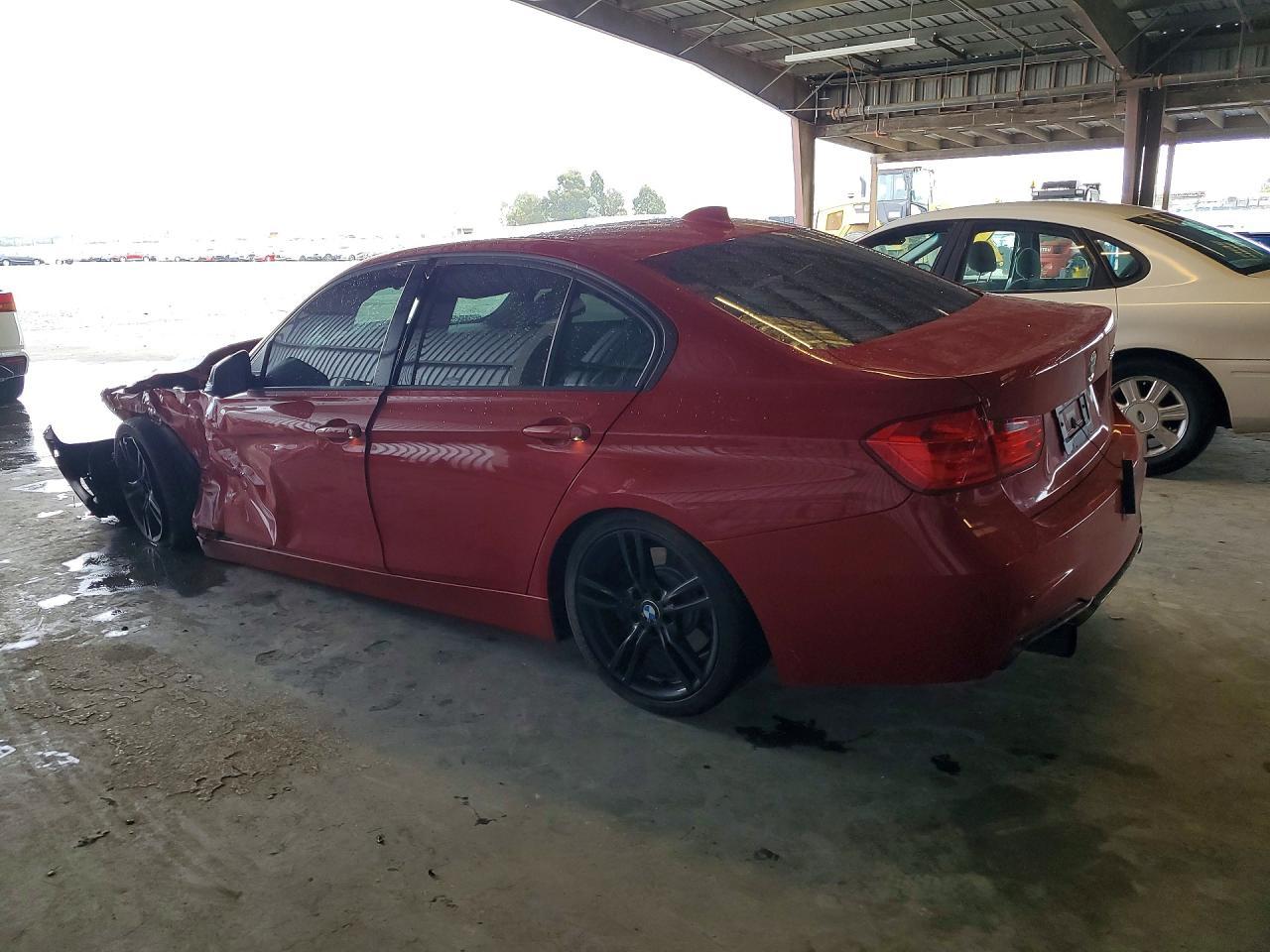 2013 BMW 335 Xi - Image 2