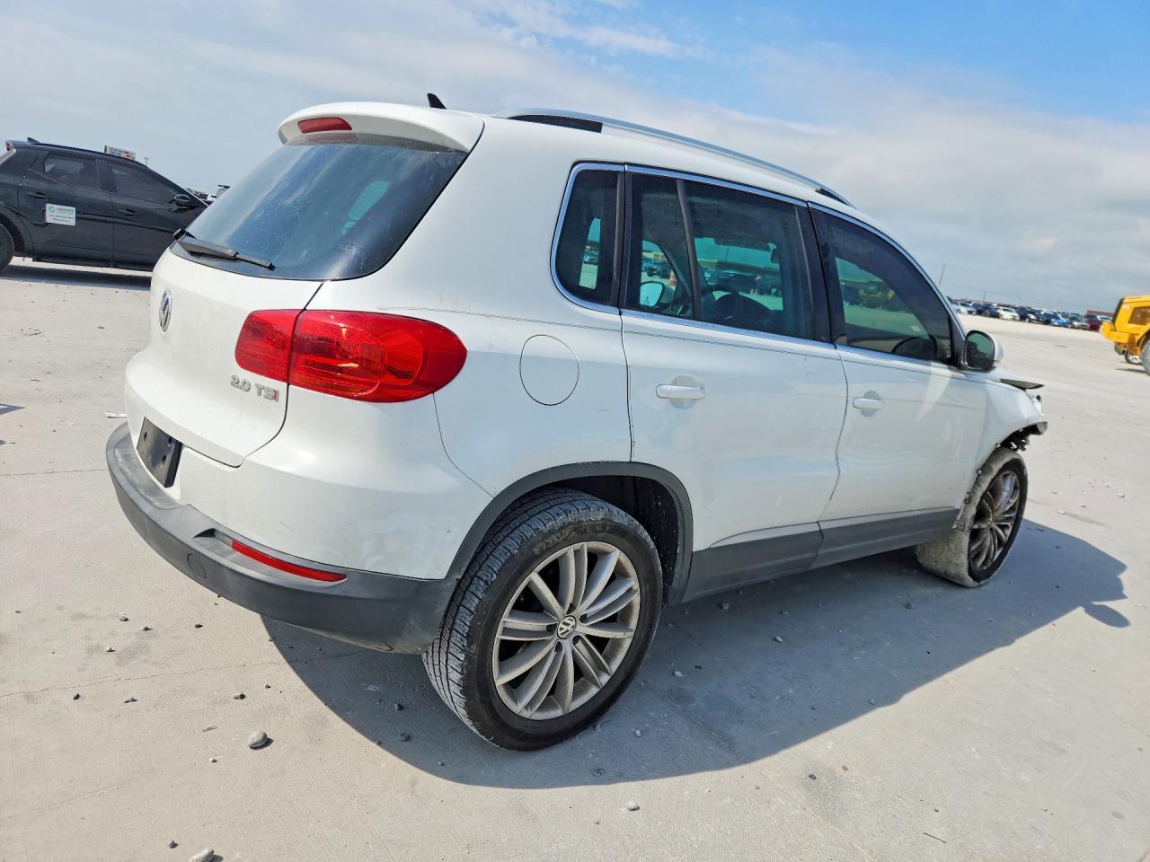 2015 Volkswagen Tiguan S - Image 3
