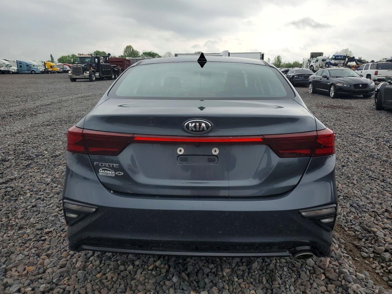 2020 Kia Forte Lxs - Image 6
