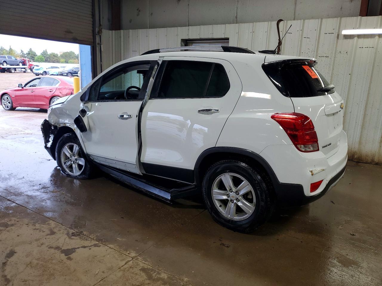 2019 Chevrolet Trax 1Lt - Image 2