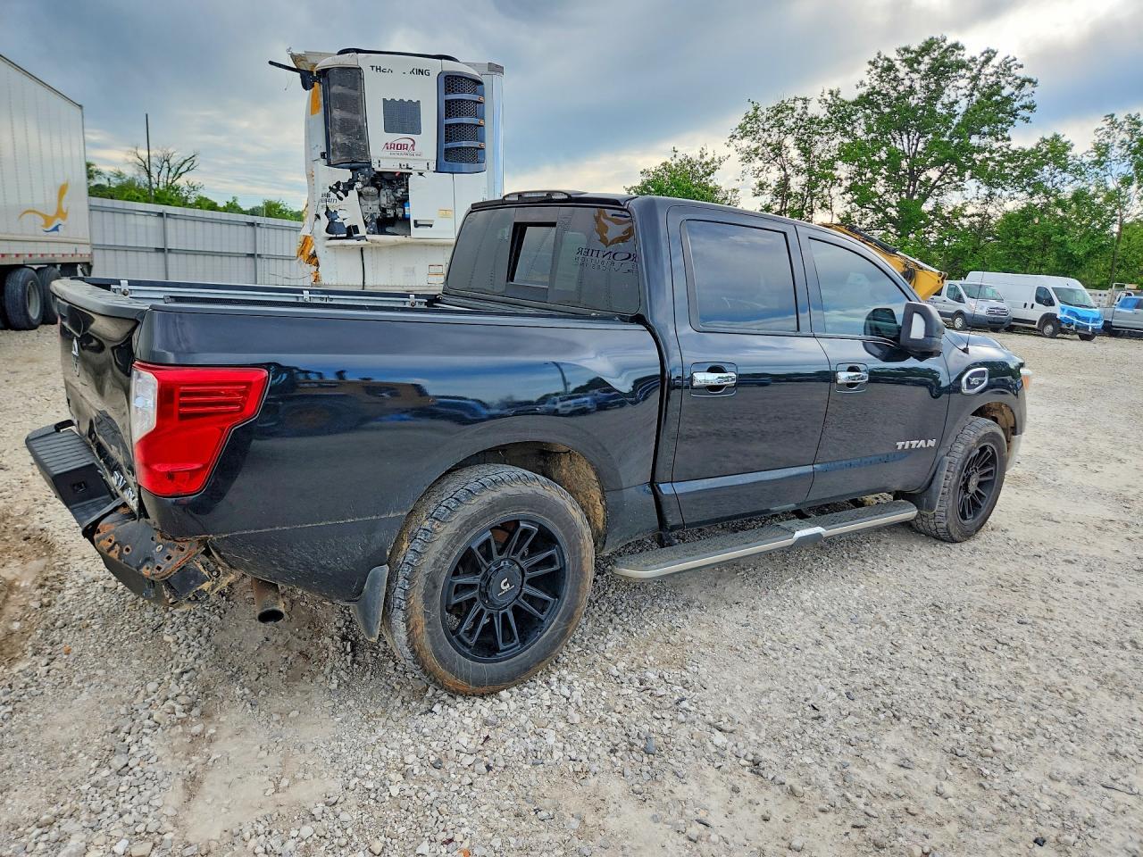 2017 Nissan Titan Sv - Фото 3