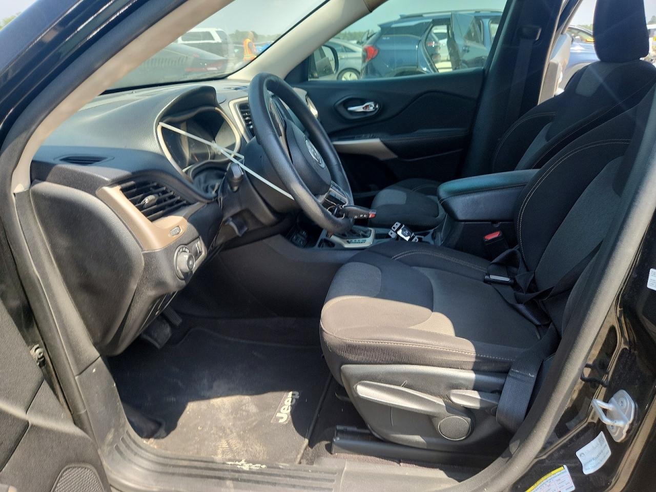 2018 Jeep Cherokee Latitude - Image 7