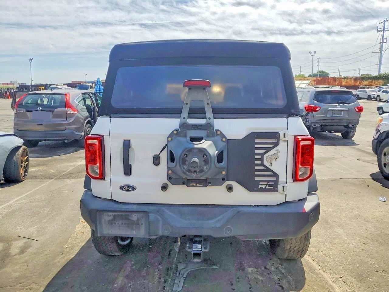 2022 Ford Bronco Base - Фото 6