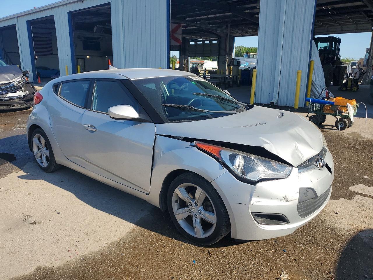 2014 Hyundai Veloster Base - Фото 4