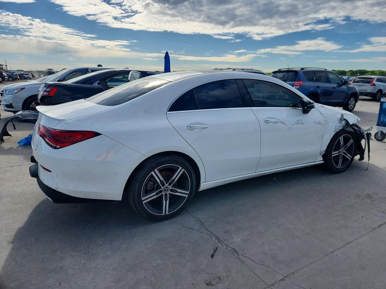 2021 Mercedes-Benz Cla 250 - Фото 3